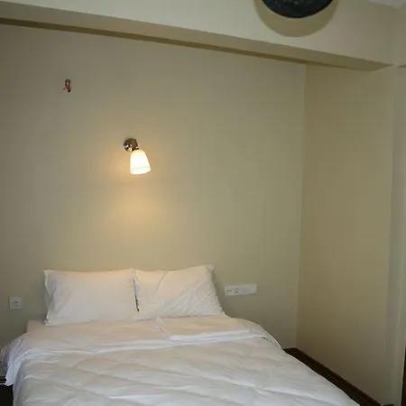 A'la House Aparthotel 3*