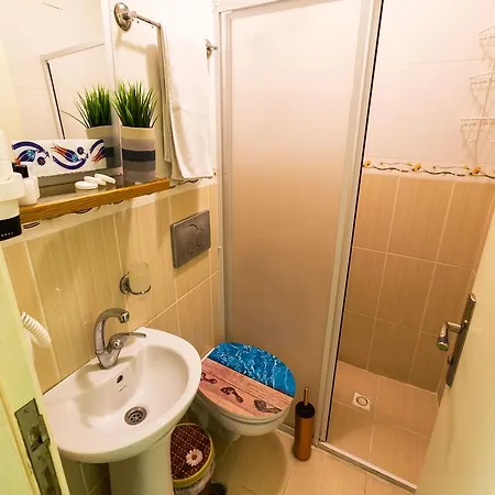 A'la House Aparthotel 3*
